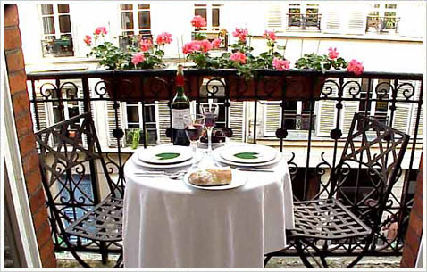 Теперь туристы могут поужинать в гостях у парижан