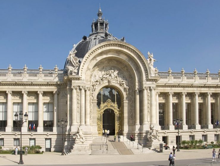 Выставка изделий из стекла и хрусталя в Малом дворце в Париже
