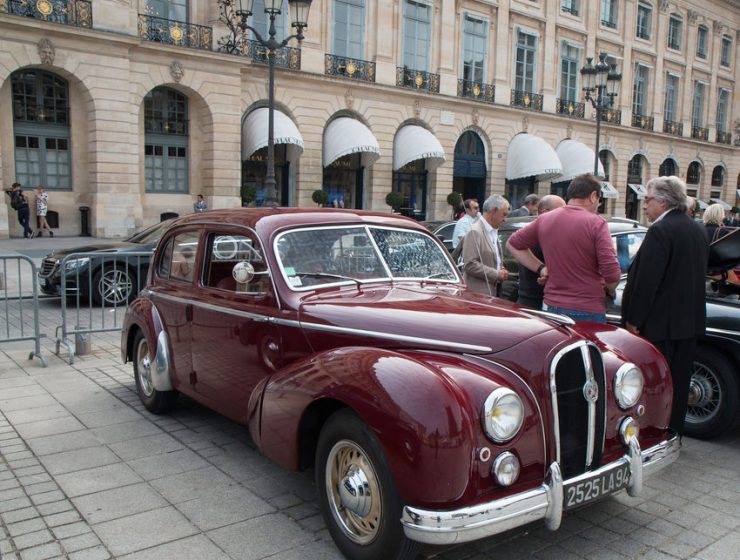 Ралли старинных автомобилей в Париже