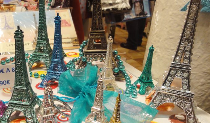 Сувениры и сувенирные магазины в Париже